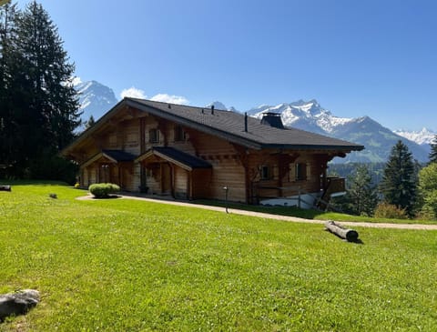 Property building, Spring, Day, Natural landscape, Garden, Garden view, Mountain view