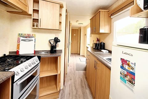 Coffee/tea facilities, Kitchen or kitchenette, oven, pet friendly, stove, toaster