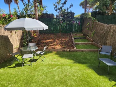 Patio, Natural landscape, Garden, Balcony/Terrace, Garden view, Breakfast