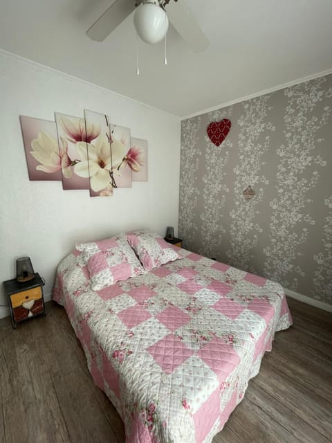 chambre et salle de bain indépendantes à 200m de la plage de Fabrégas Vacation rental in La Seyne-sur-Mer