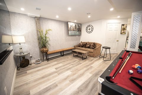 Luxury 2BR Guest Suite Apartment in Vaughan