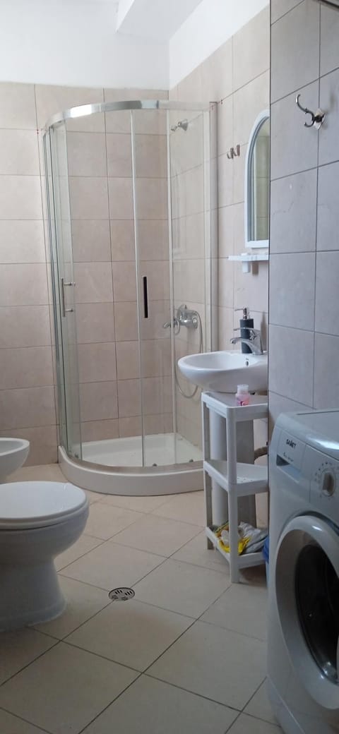 Irek's Vlora Plazhi i Vjeter Apartments Apartment in Vlorë