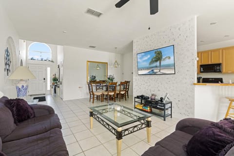 TV and multimedia, Living room, Dining area