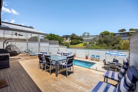 Poolside Sorrento Style House in Portsea