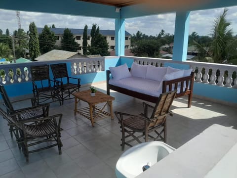 Patio, Balcony/Terrace, Seating area