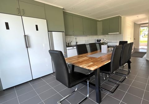 Dining area, dishwasher, microwave, oven, stove, kitchen