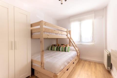 Bed, Off site, Photo of the whole room, Seating area, Bedroom, bunk bed, heating, wardrobe