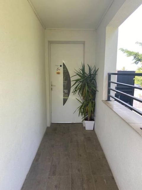 Ideal Apartment For 4 By Marseille Airport Apartment in Marignane