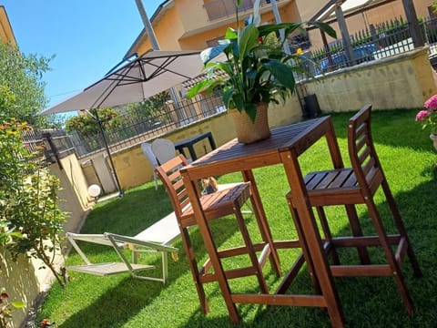 Garden, Dining area, Garden view