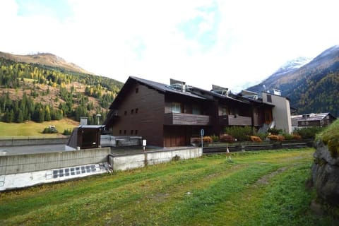 Property building, Spring, Day, Natural landscape, Mountain view