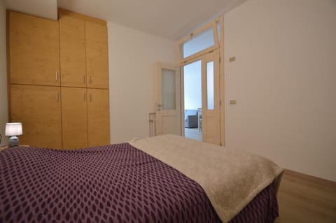 Bed, Area and facilities, wardrobe