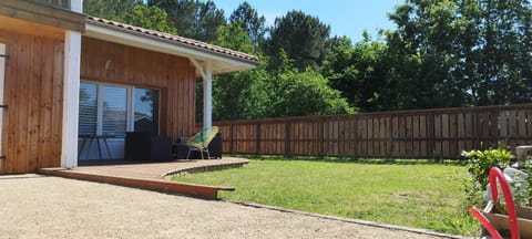 Jolie maison en lisière de forêt Casa in Arès