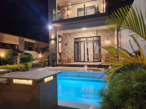 Property building, Patio, Night, Garden, Garden view, Pool view, Swimming pool, sunbed