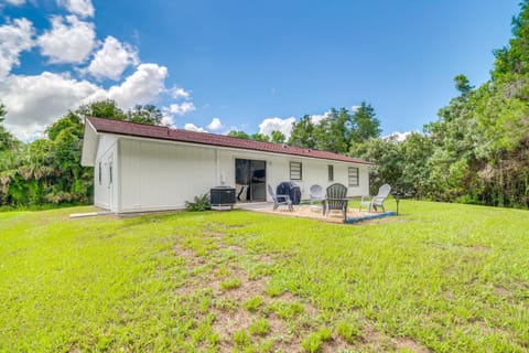 Bright Crystal River Home about 2 Mi to State Parks! Maison in Crystal River