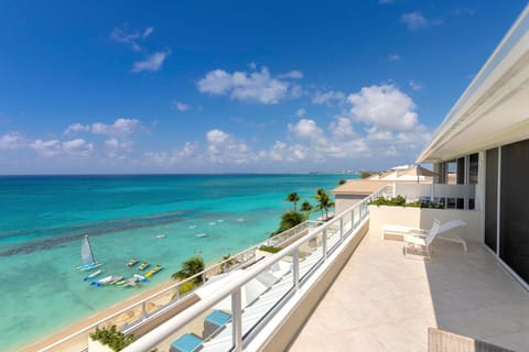 Property building, Day, Natural landscape, View (from property/room), Balcony/Terrace, Beach, Pool view, Sea view