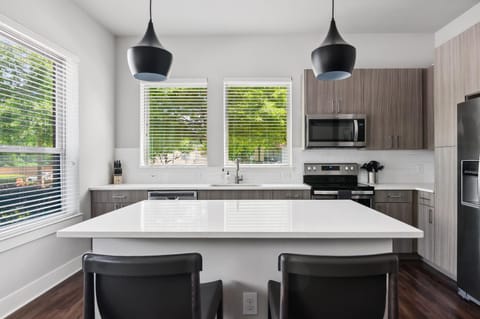 Dining area, kitchen