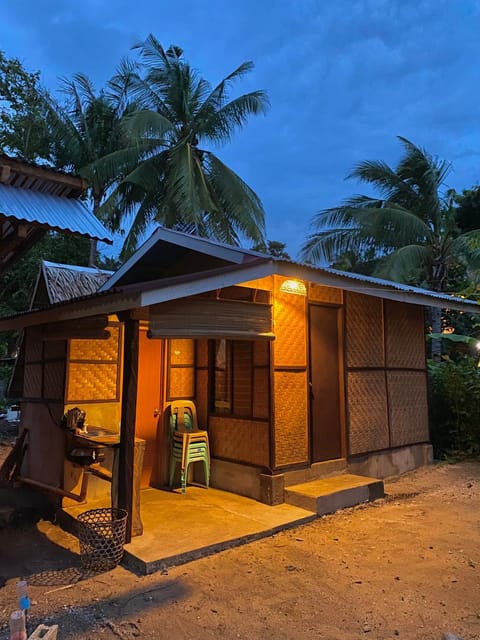 Monera's Native Cabin Bed and Breakfast in Siquijor