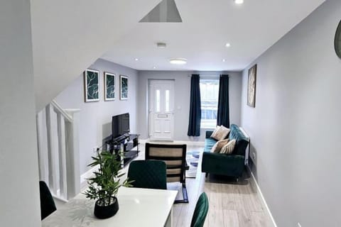 Cosy Emerald House at BSE Homes Apartment in Chelmsford