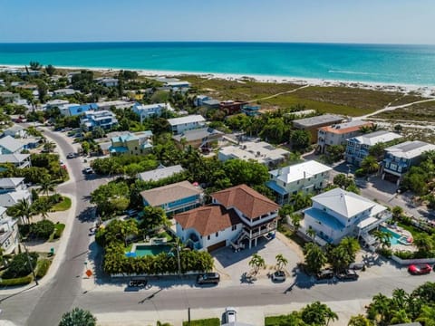 A Bean Point Paradise - 5 beds and 4,5 bathrooms in Anna Maria House in Anna Maria Island