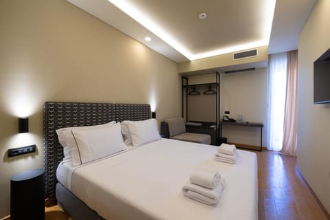 Bed, Bedroom, towels, wardrobe, air conditioner