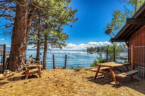 Reflections Lakeview Cabin - Private Beach Access, Hot Tub & Buoy! House in Tahoe Vista