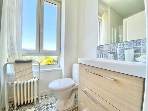 Toilet, Bathroom