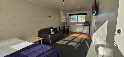 Kitchen or kitchenette, Living room, Photo of the whole room, Dining area