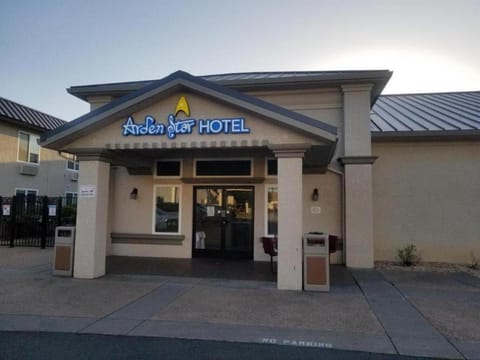 Arden Star Hotel Hotel in Arden-Arcade