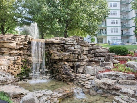 Surrey's Carriage Place Resort Resort in Branson