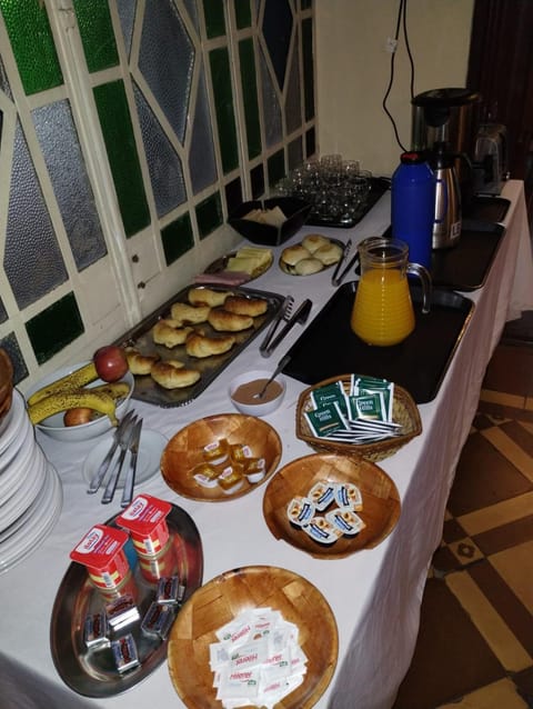 Posada Chalet de Bassi Alojamiento y desayuno in Godoy Cruz