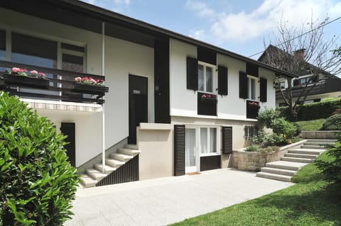 Facade/entrance, Garden view