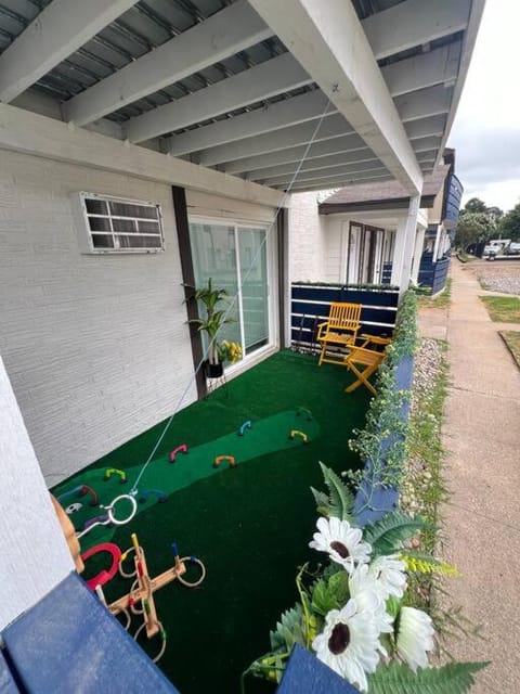 Property building, Patio, Day, Minigolf