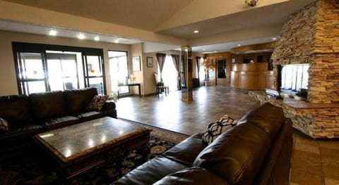 Medicine Hat Inn & Suites Motel in Medicine Hat