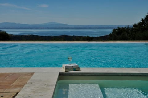 Lake view, Mountain view, Pool view, Swimming pool
