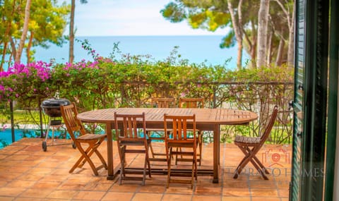 TH100 Villa Vacacional con Vistas al Mar en Tamari Villa in Tarragonès