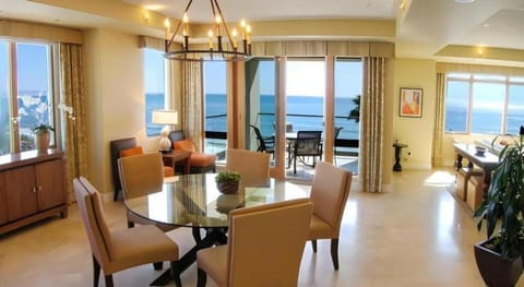 Dolphin Bay Resort and Spa Resort in Pismo Beach