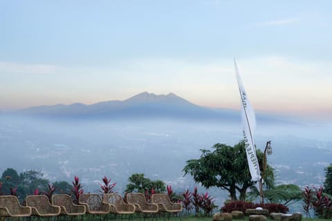 Seating area, Mountain view