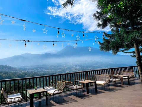 Seating area, Mountain view