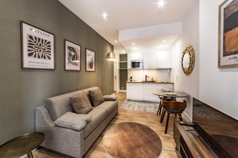 Living room, Seating area, Dining area