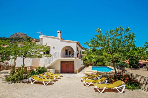 Laura-28A - traditionally furnished detached villa with peaceful surroundings in Calpe Villa in Calp