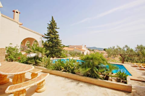 Laura-29A - pretty holiday property with garden and private pool in Calpe Villa in Calp