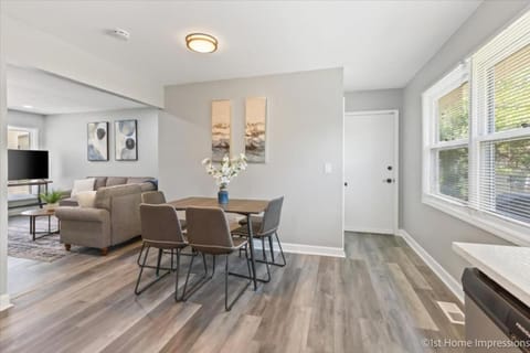 Living room, Dining area