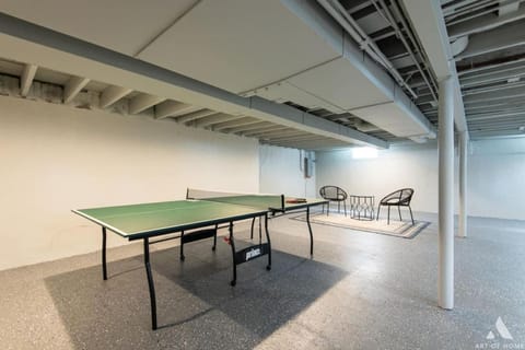 Game Room, Table tennis