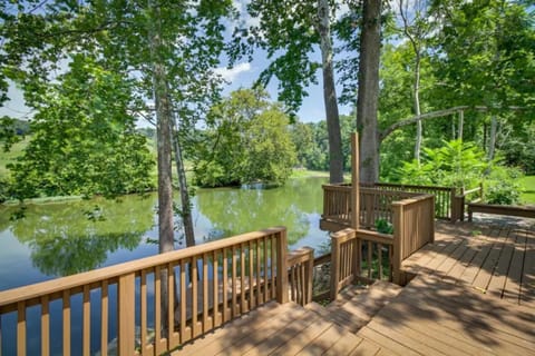 Riverfront Home (Apartment and Bar) Casa in Rockbridge County