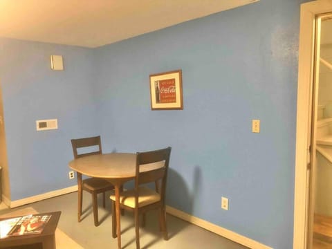 Simple! Economical! Basement Apartment Near Downtown! Apartment in Sioux Falls