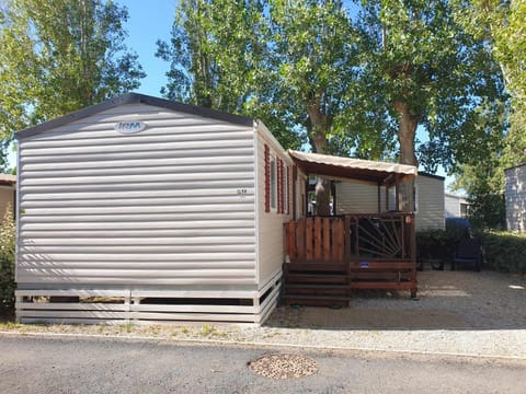 Mobil-home tout confort Campground/ 
RV Resort in Vias