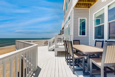 Coastal Treasure House in North Topsail Beach