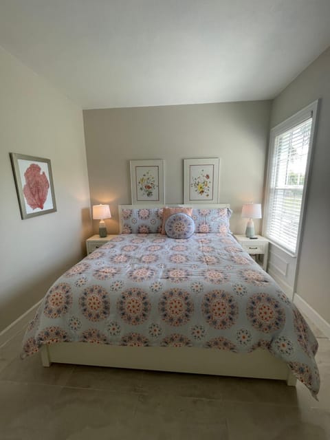 Windsor Lodge Unit 20, studio, 1BR 1BA close to the beaches, pool access Apartment in Osprey