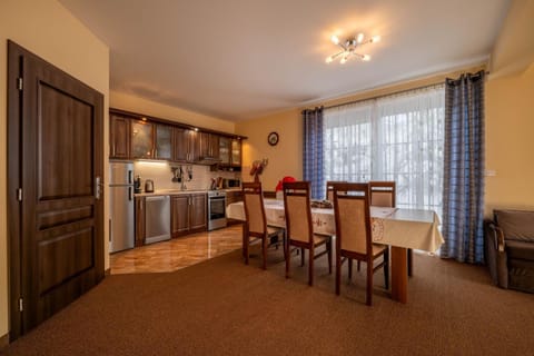 Kitchen or kitchenette, Dining area, dishwasher, oven