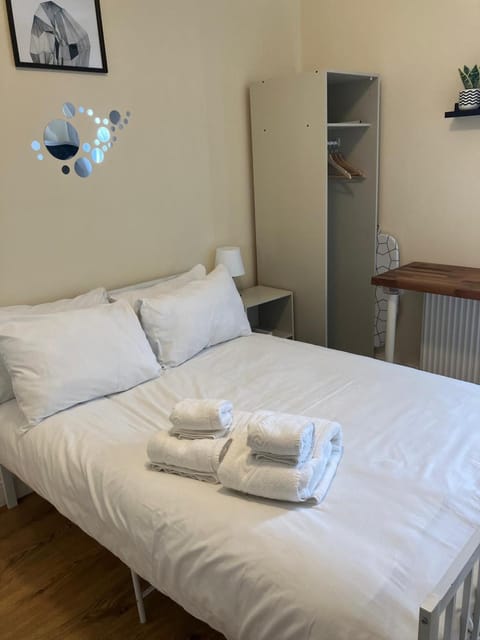 Specious Studio Flats Bed and Breakfast in London Borough of Southwark